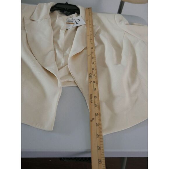 NINA PARKER Trendy Plus Size Cropped Open-front Blazer In White 3X - Picture 6 of 9